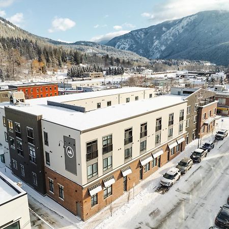 Basecamp Suites Revelstoke Exterior foto