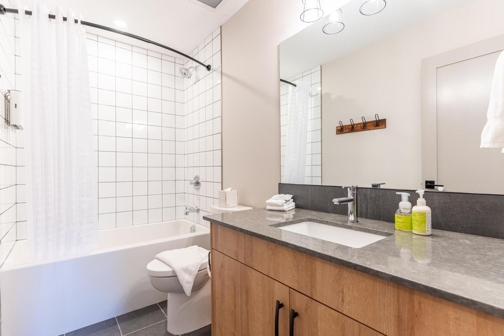 Basecamp Suites Revelstoke Zimmer foto