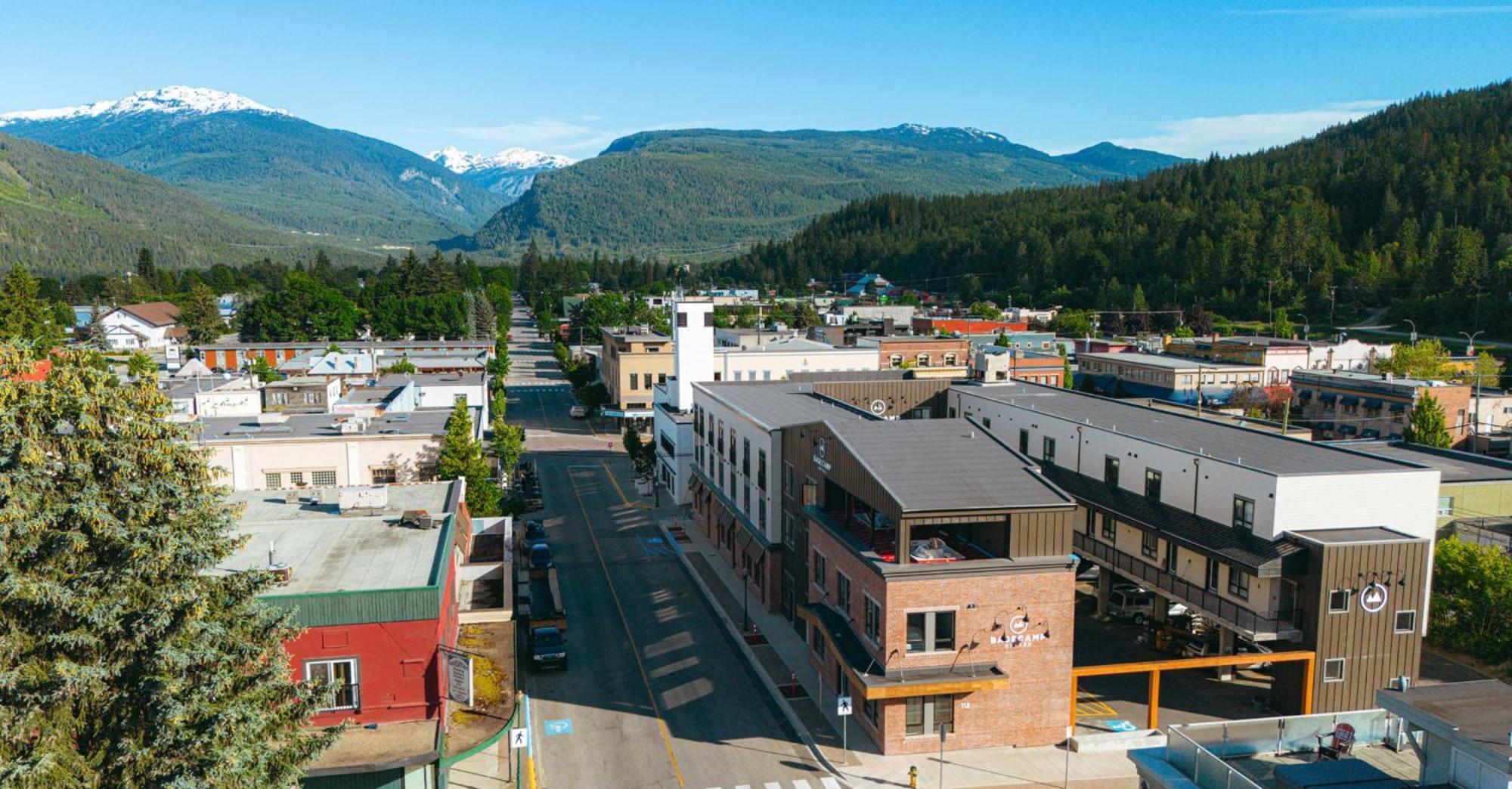 Basecamp Suites Revelstoke Exterior foto
