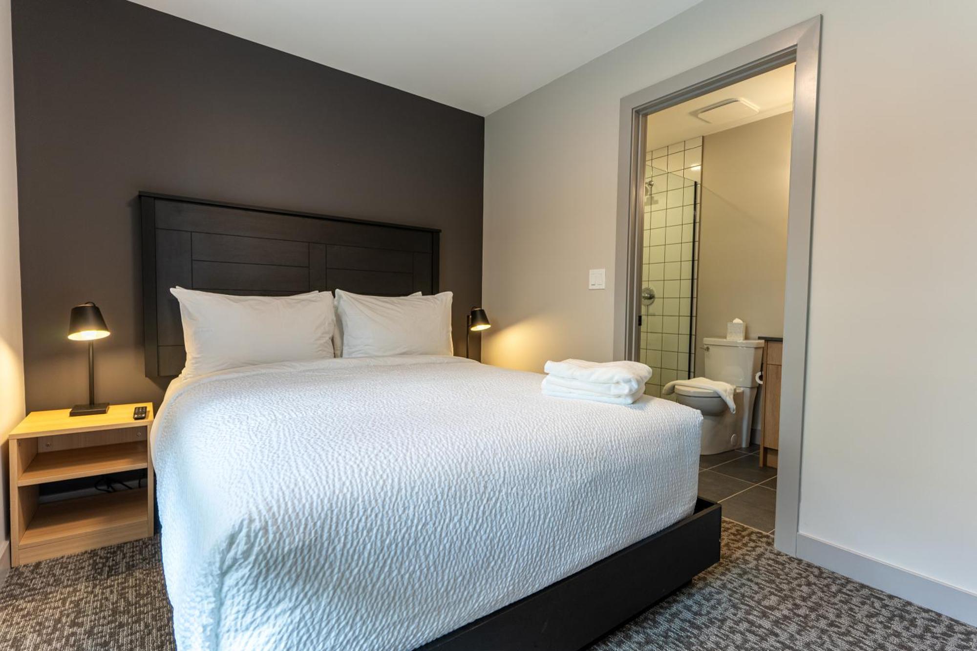 Basecamp Suites Revelstoke Exterior foto