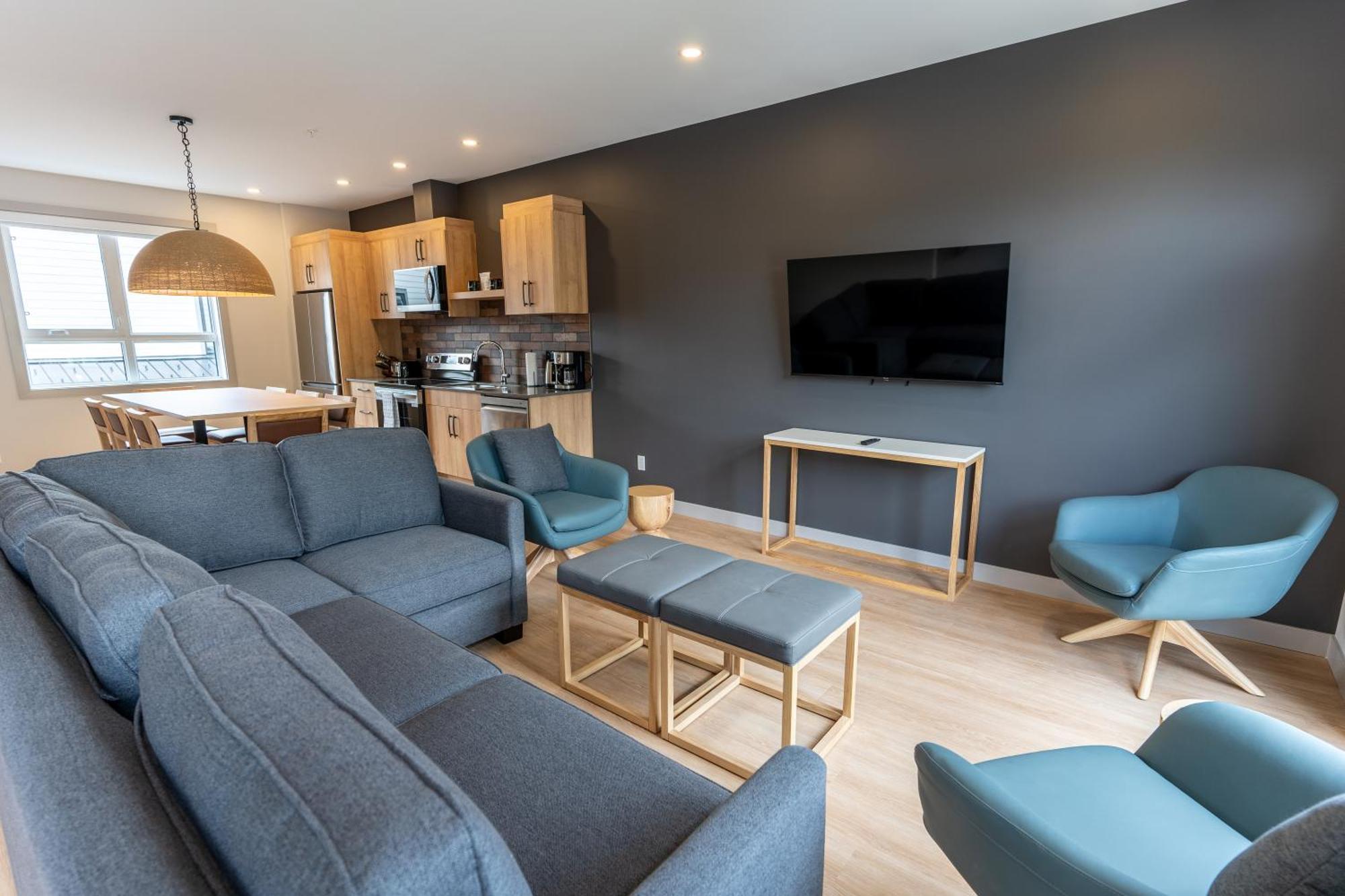 Basecamp Suites Revelstoke Exterior foto