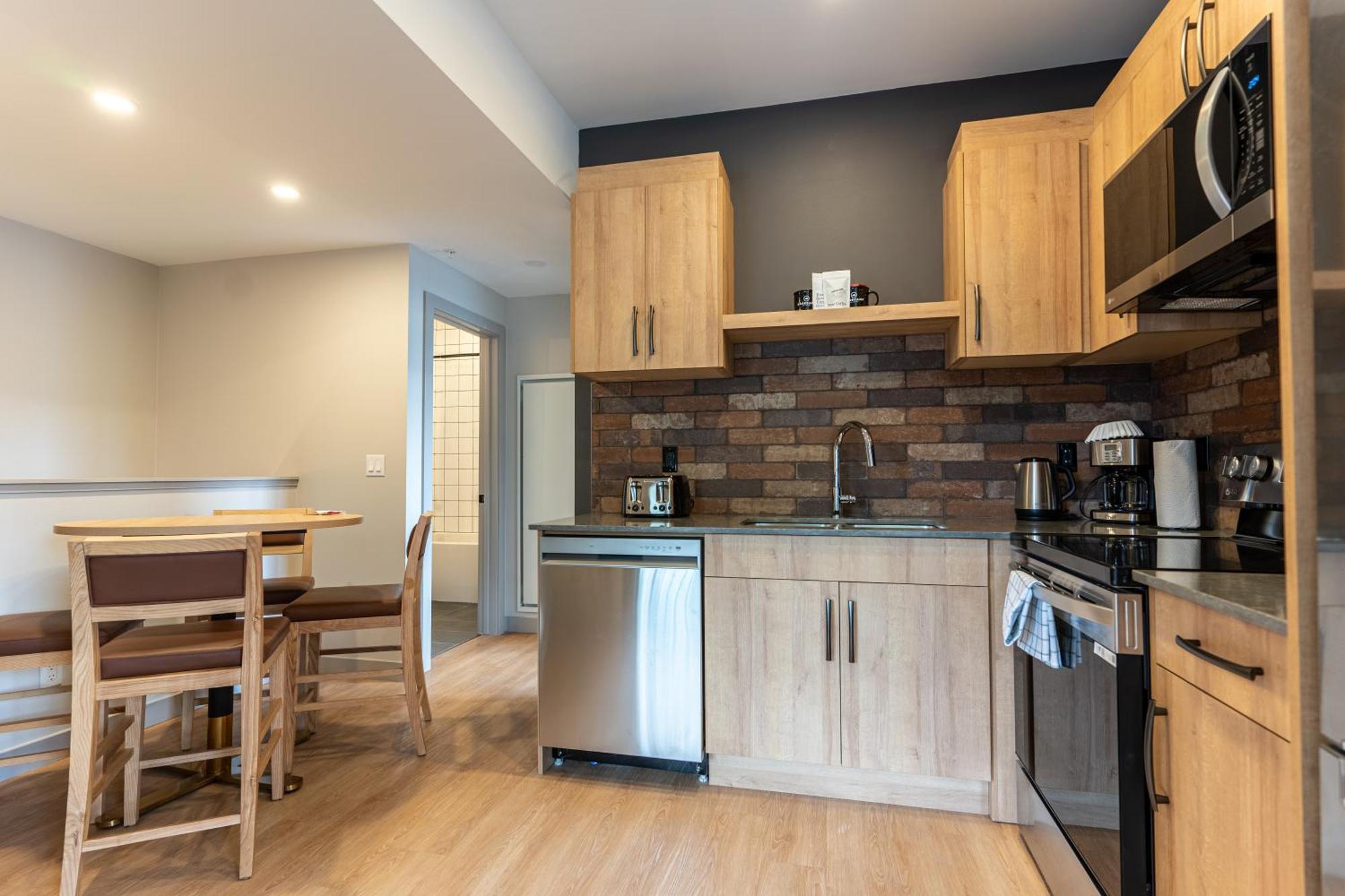 Basecamp Suites Revelstoke Zimmer foto