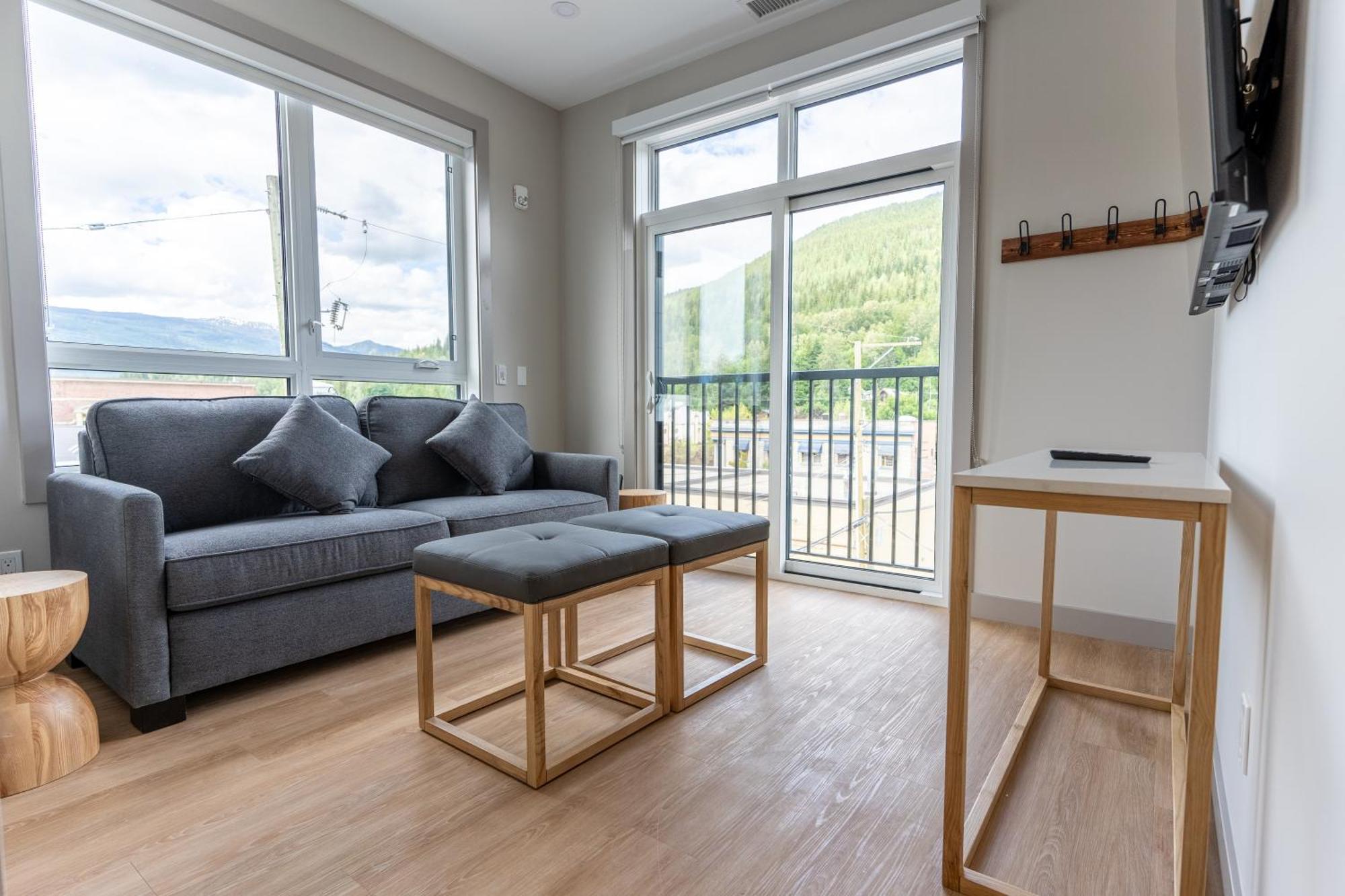 Basecamp Suites Revelstoke Exterior foto