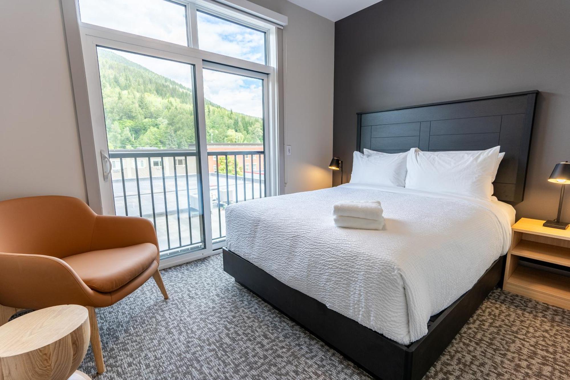 Basecamp Suites Revelstoke Exterior foto