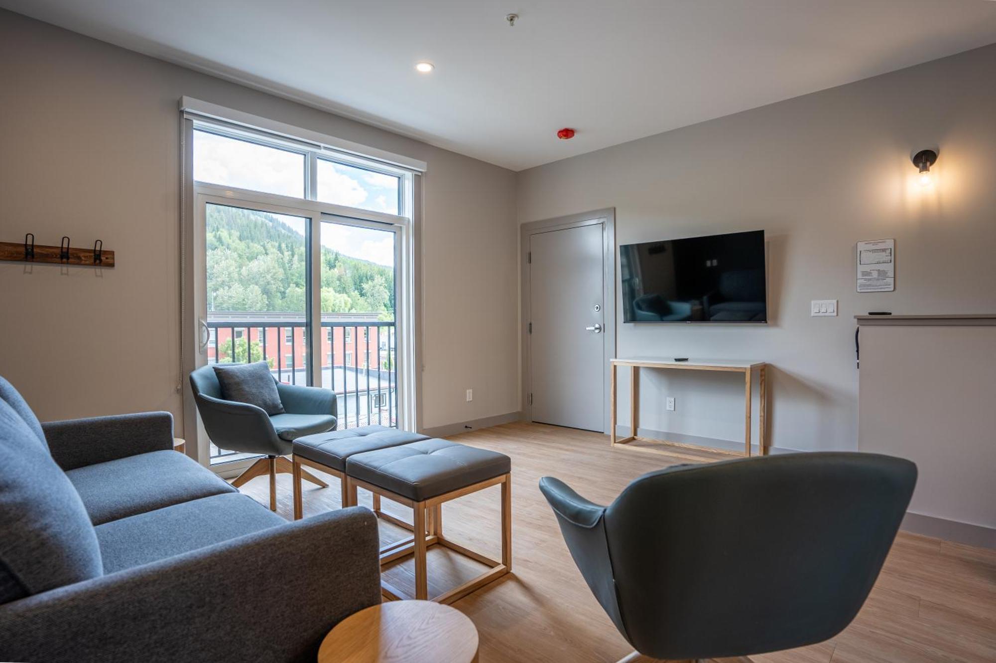 Basecamp Suites Revelstoke Exterior foto